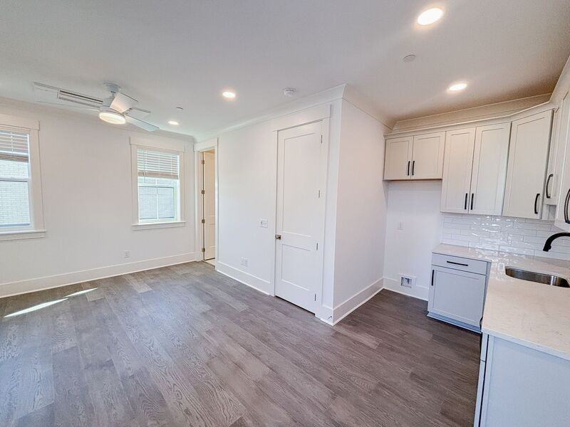 16 Nats Ct #B - Photo 5 of 13