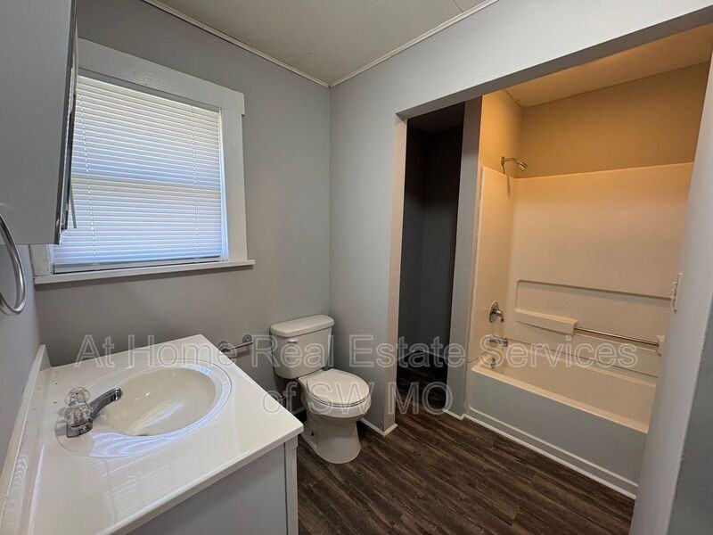 1414 S Campbell Ave - Photo 6 of 8