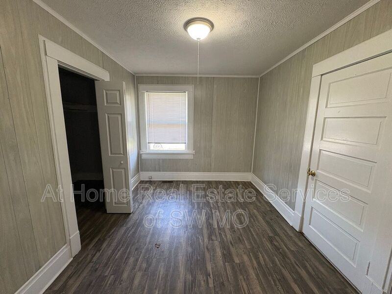 1414 S Campbell Ave - Photo 7 of 8