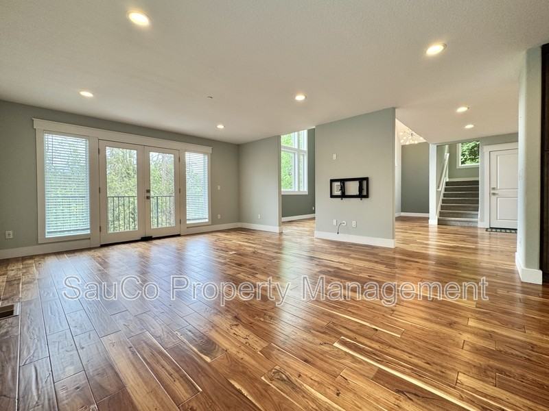 6420 Se Mabel Ave - Photo 5 of 30