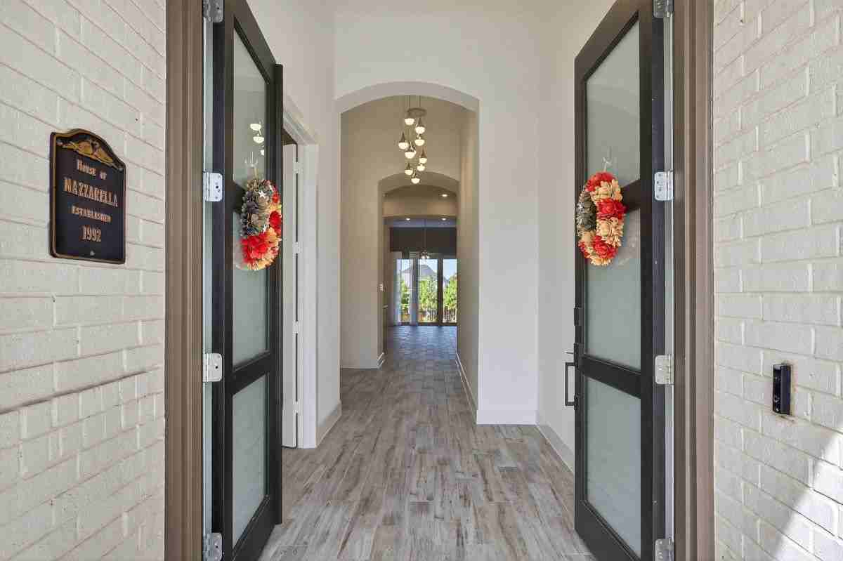 2812 Fawnwood Ct - Photo 4 of 49