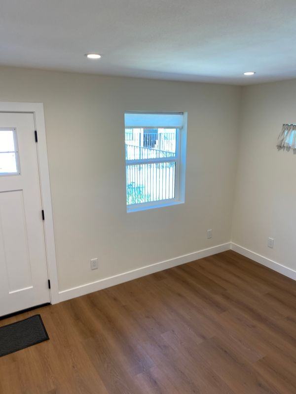 2442 Queensberry Rd - Photo 3 of 20