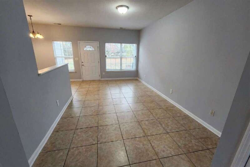 385 Brookview Dr - Photo 3 of 19