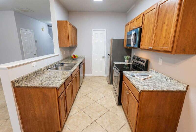 385 Brookview Dr - Photo 4 of 19