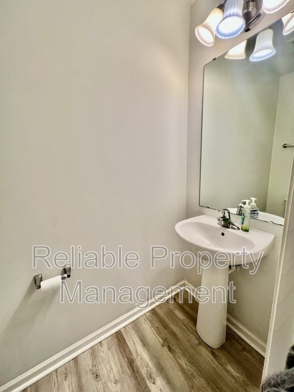 7720 Averette Field Dr - Photo 6 of 9