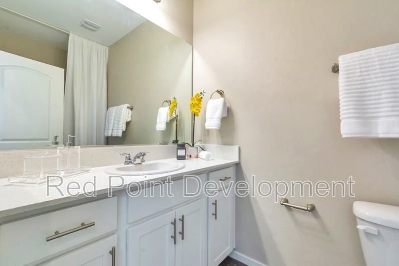 8485 N Thornydale Rd - Photo 7 of 11