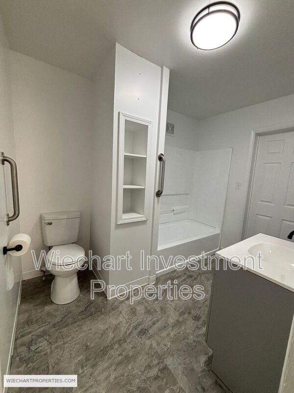 933 W Wayne St - Photo 3 of 12