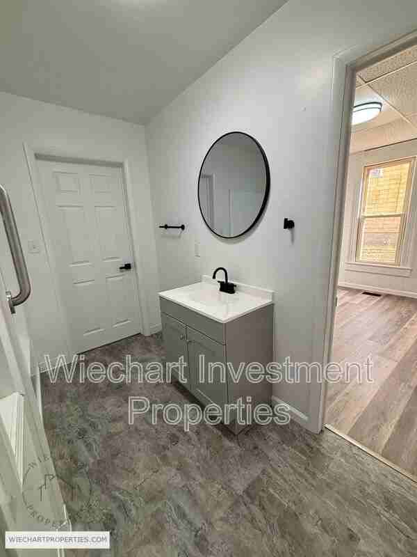 933 W Wayne St - Photo 5 of 12