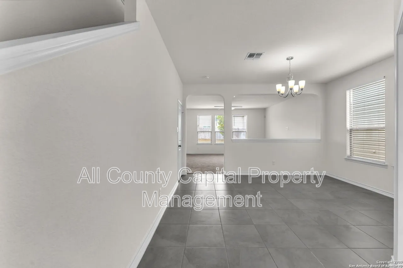 412 Deer Crest Dr - Photo 5 of 40