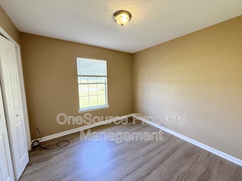 2135 Hamilton St - Photo 4 of 17