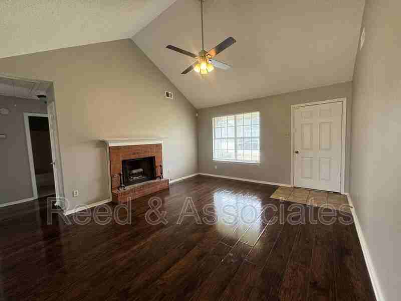 5840 Hickory Shadow Ln - Photo 3 of 11