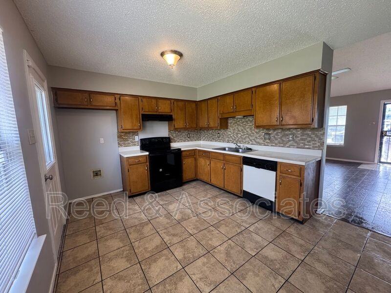 5840 Hickory Shadow Ln - Photo 4 of 11