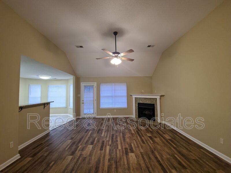 1578 Far Dr - Photo 3 of 12