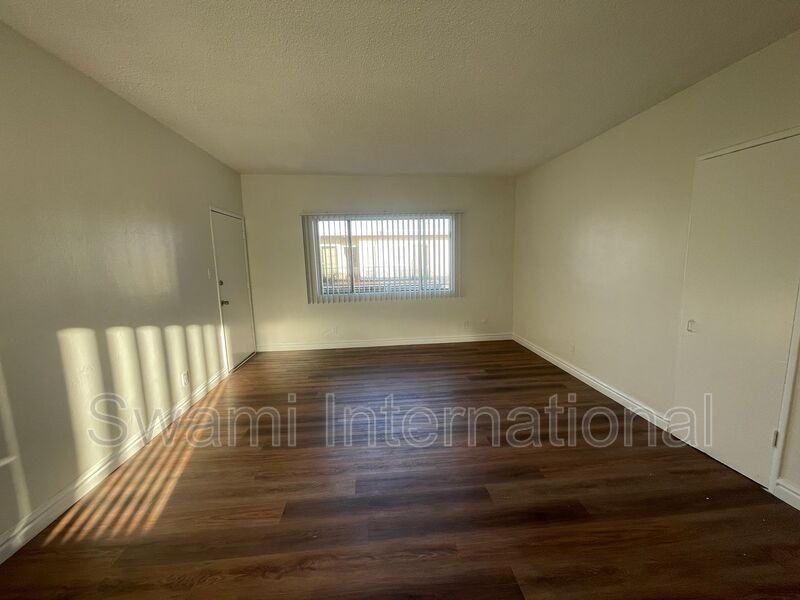 10970 S Figueroa St #07 - Photo 5 of 27