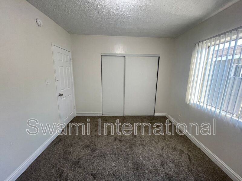 10970 S Figueroa St #07 - Photo 6 of 27