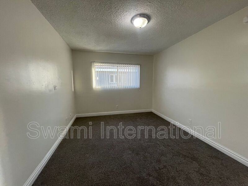 10970 S Figueroa St #07 - Photo 7 of 27