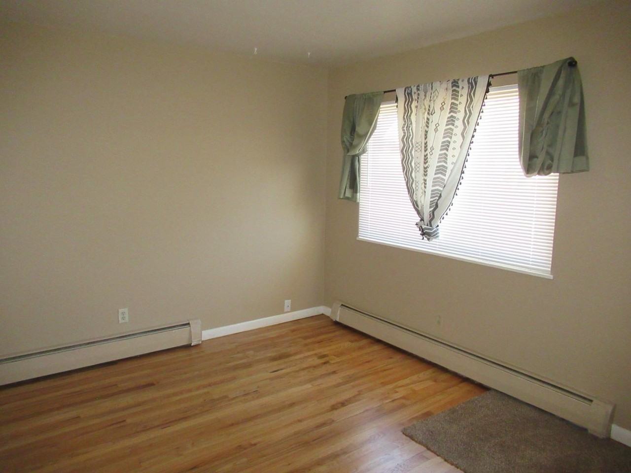 2503 W Willamette Ave - Photo 3 of 9