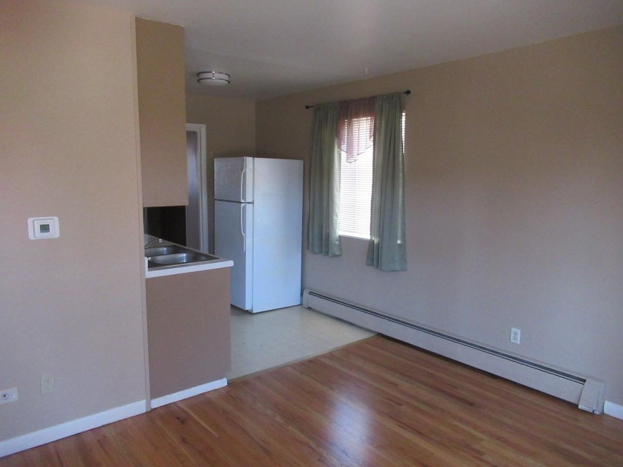 2503 W Willamette Ave - Photo 4 of 9