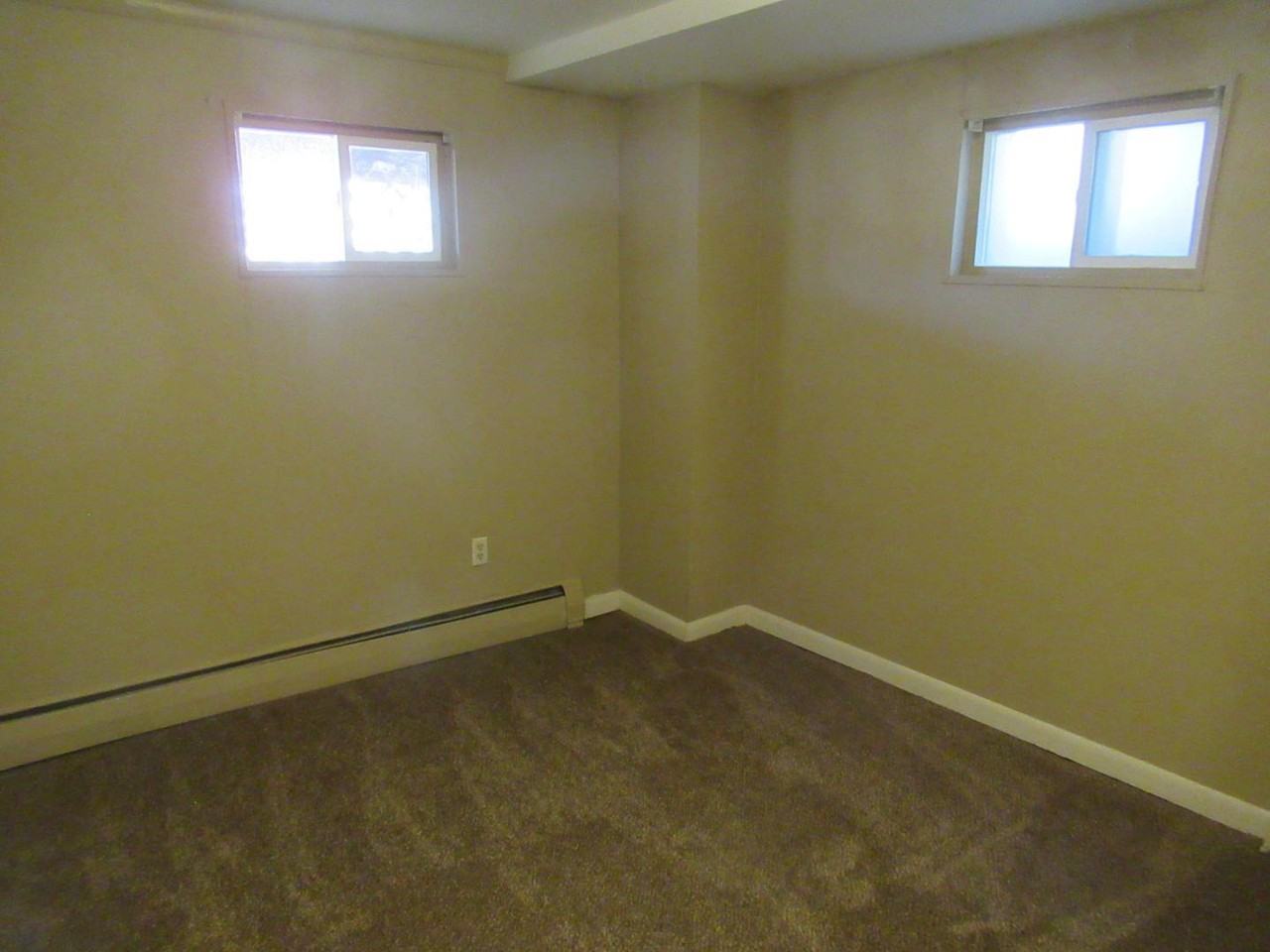 2503 W Willamette Ave - Photo 5 of 9