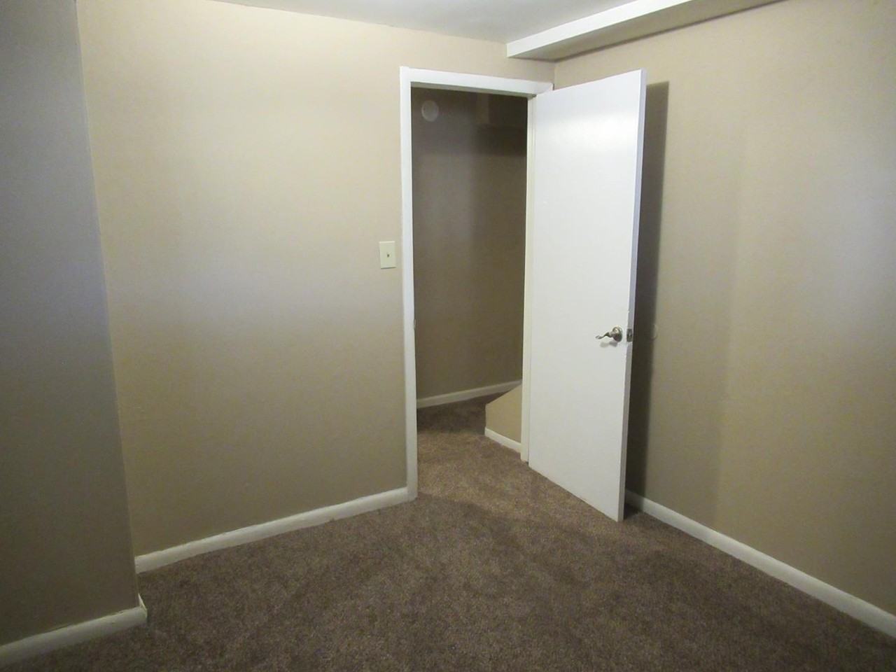 2503 W Willamette Ave - Photo 6 of 9
