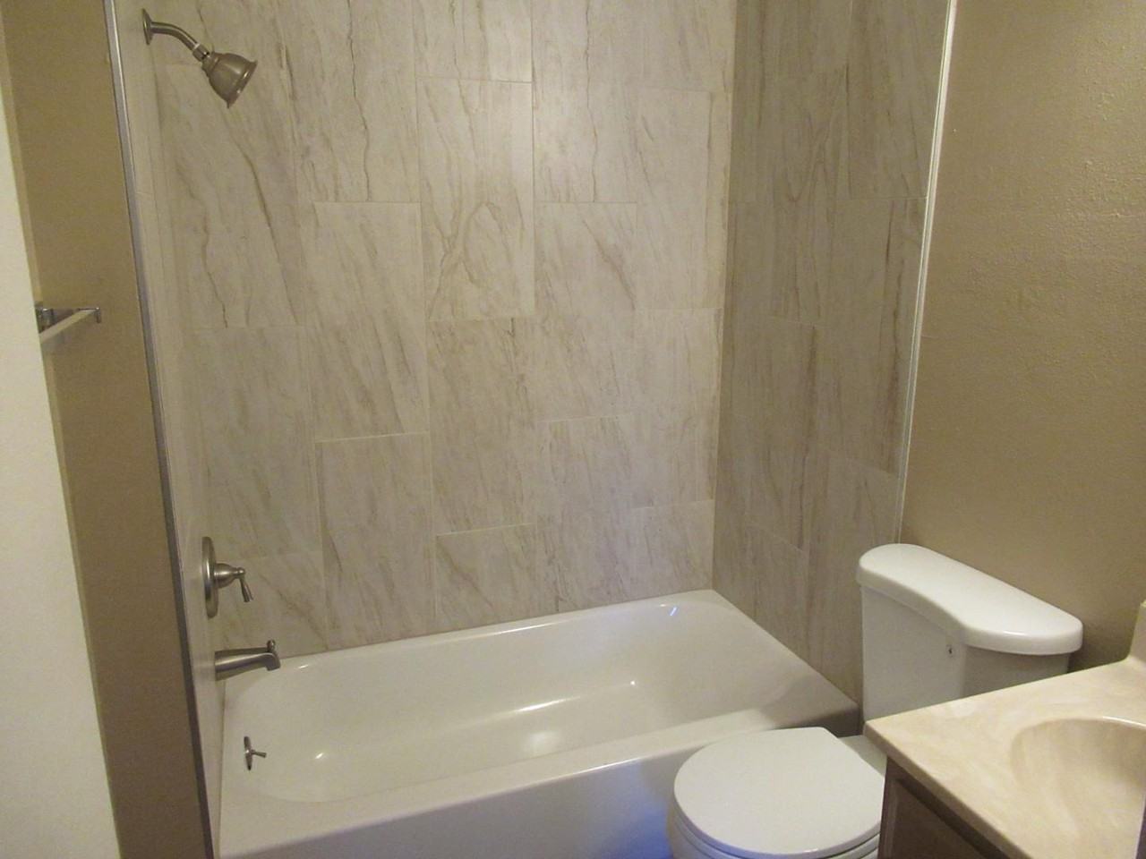 2503 W Willamette Ave - Photo 7 of 9