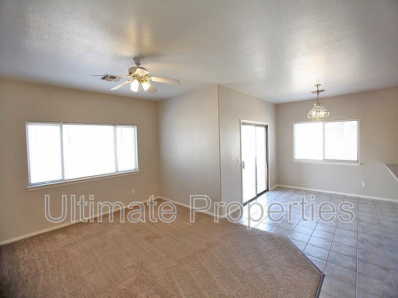 11808 W Cambridge Ave - Photo 6 of 10