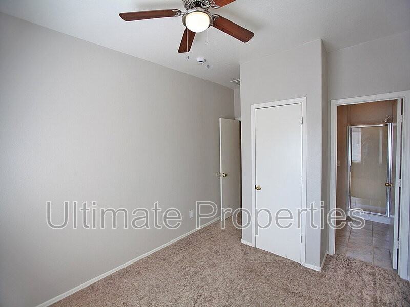 11808 W Cambridge Ave - Photo 7 of 10