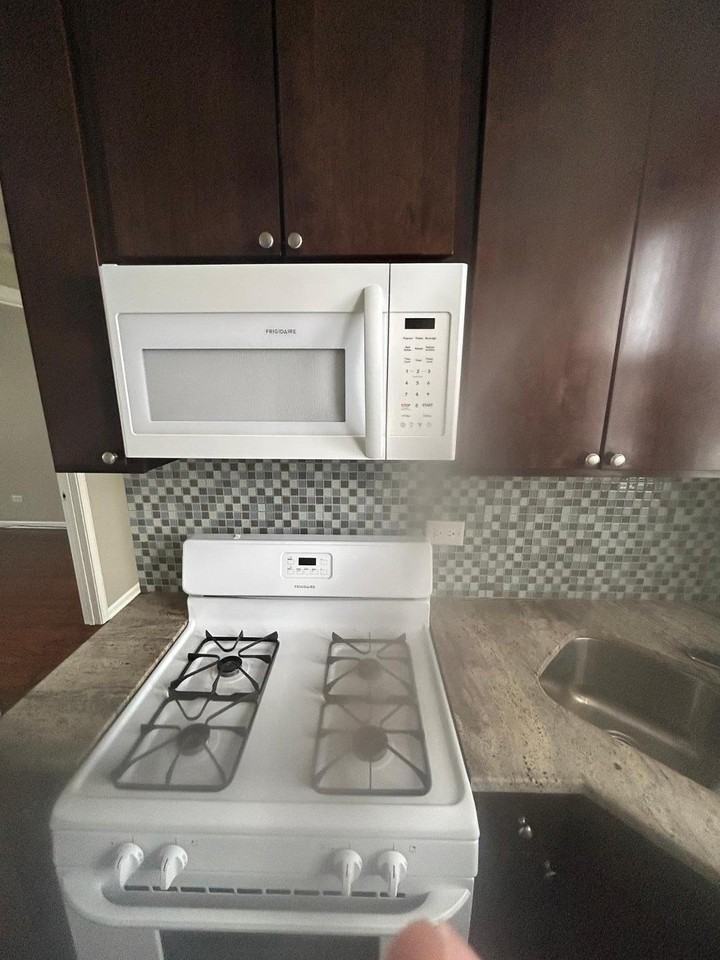 2714 N Leclaire Ave #2 - Photo 6 of 12