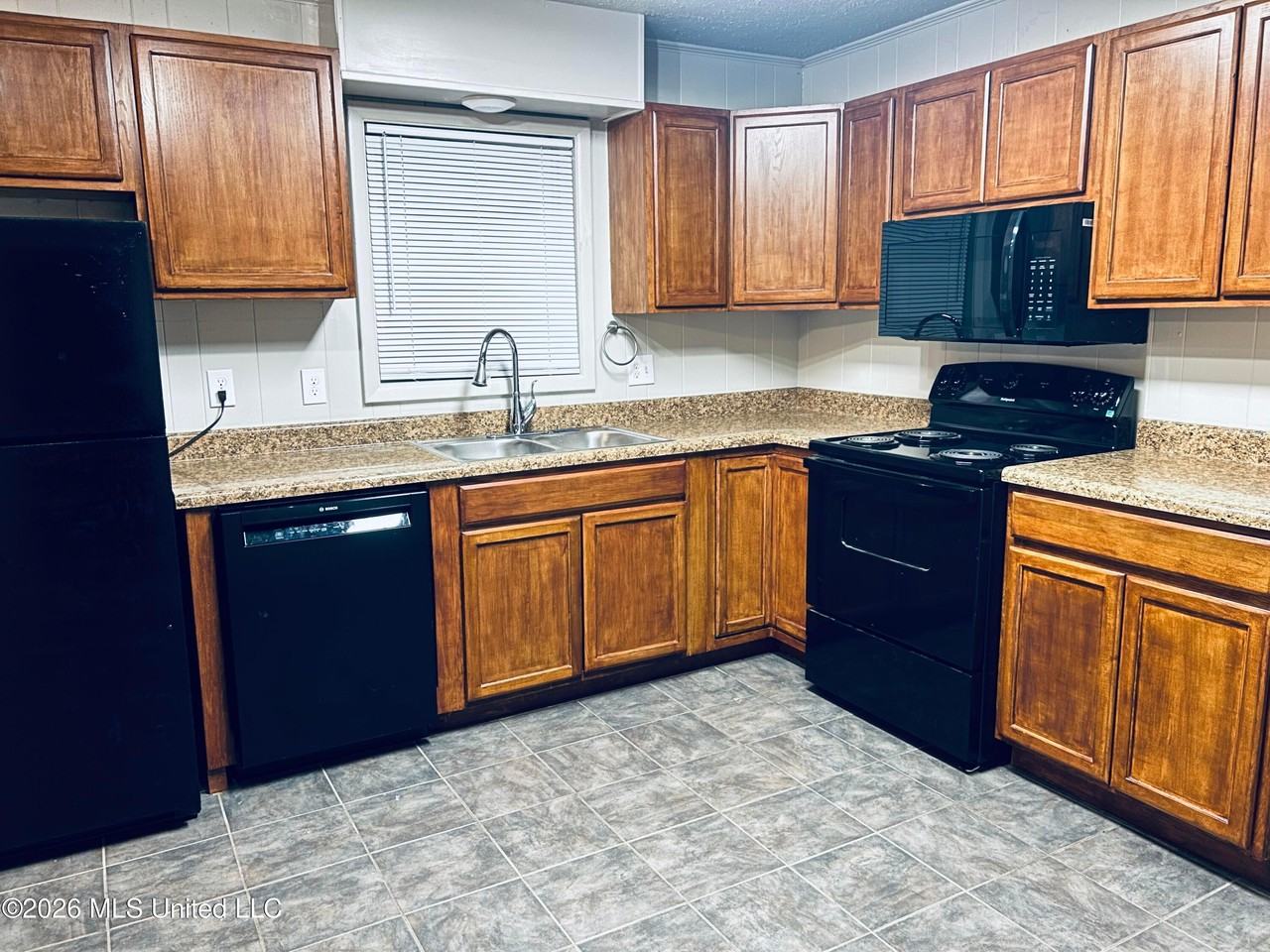 606 Todd Dr - Photo 6 of 21