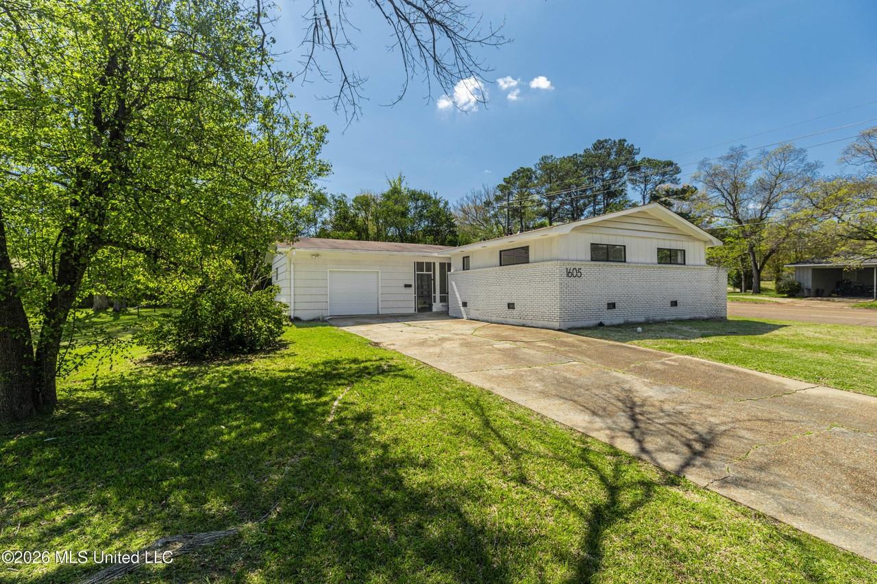 1605 Wilhurst St - Photo 3 of 30