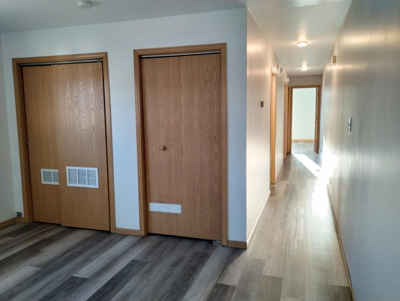 221 N Broad St - Photo 6 of 18