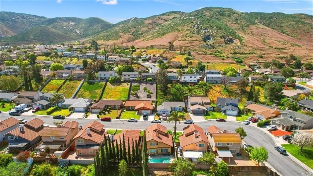 14580 Long View Dr - Photo 4 of 28