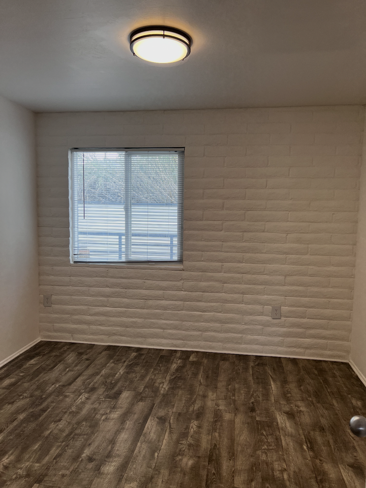 2415 N Columbus Blvd #3 - Photo 7 of 14