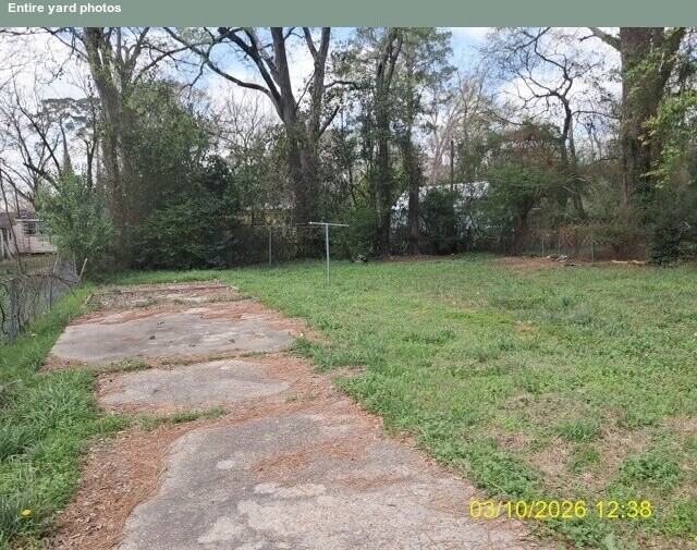 2033 38th Ave - Photo 2 of 6