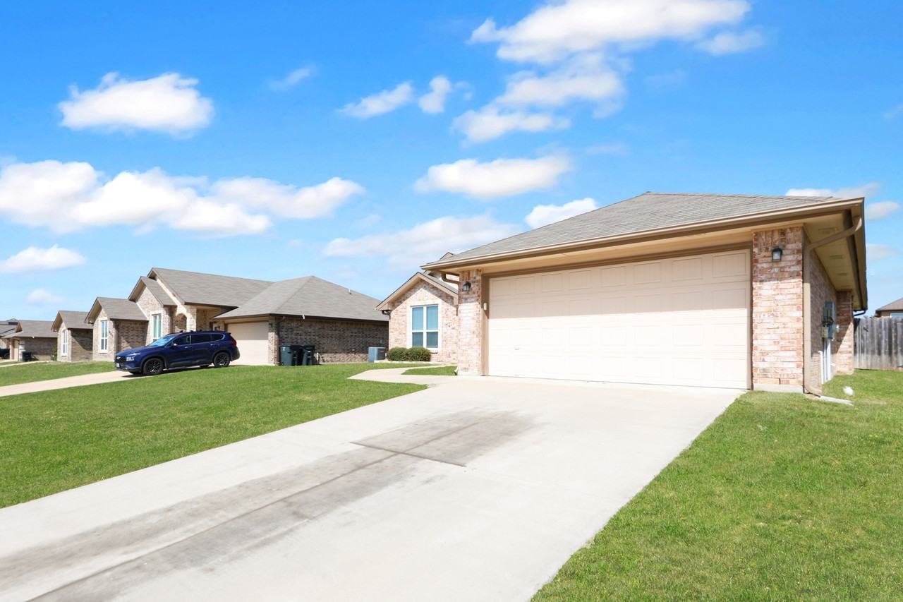 6503 Morganite Ln - Photo 3 of 25