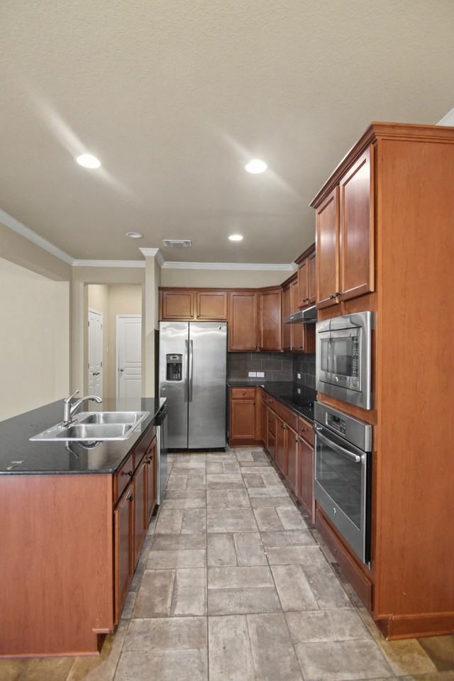 410 Stonehouse Ln - Photo 4 of 23