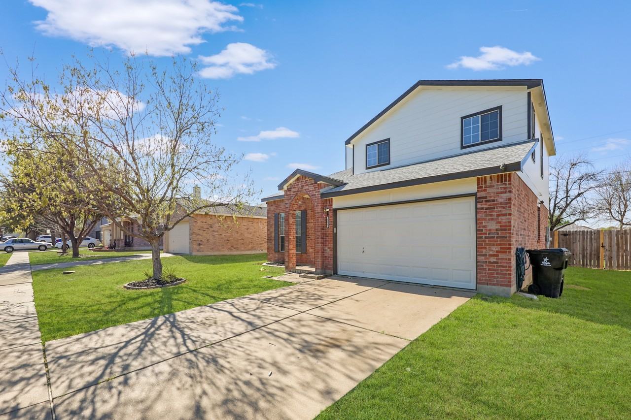 111 Echo Village Dr - Photo 2 of 28