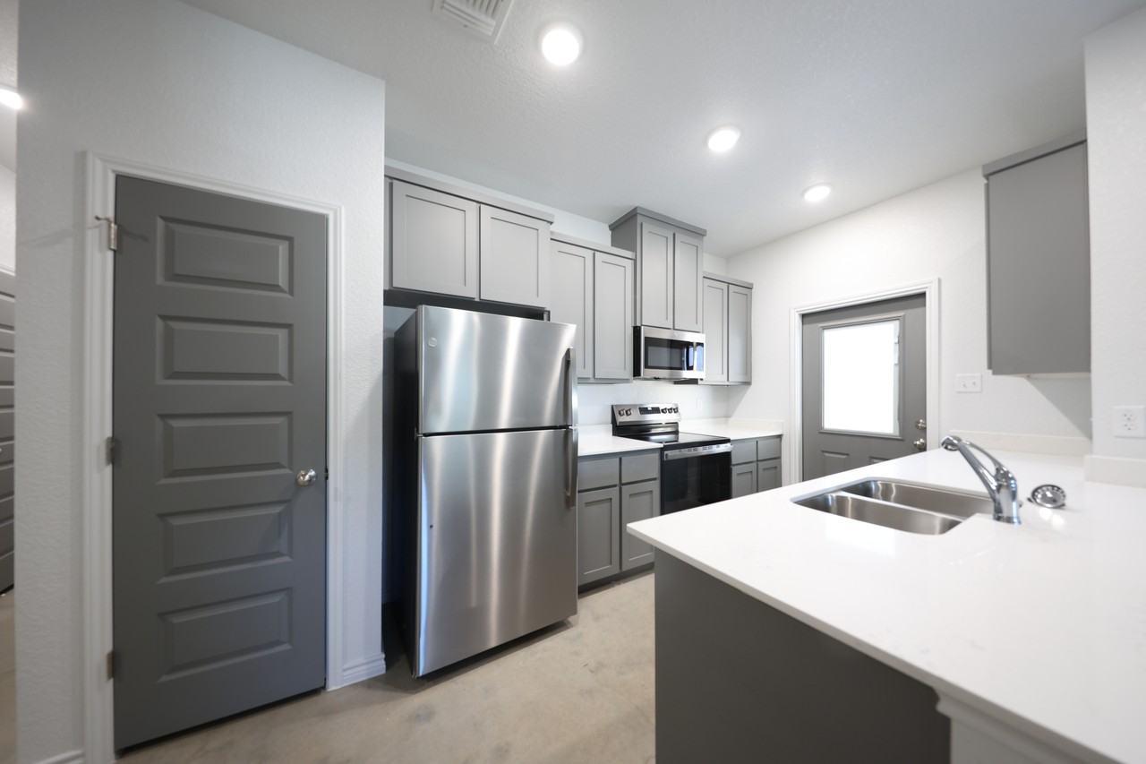 219 Riptide Rd - Photo 4 of 24