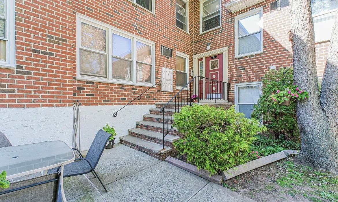 485 Armstrong Ave #D3 - Photo 2 of 13