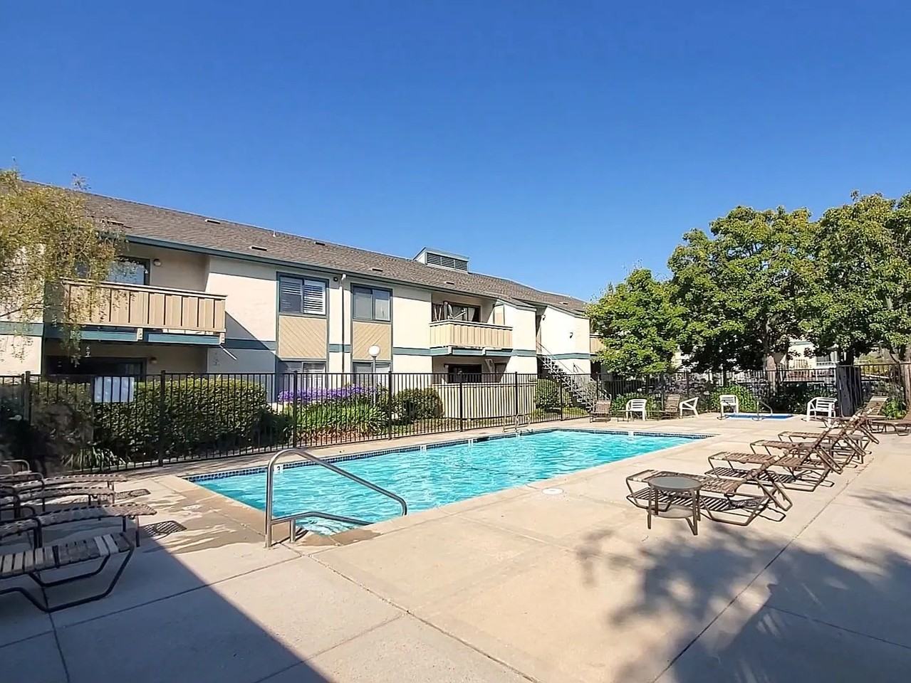 853 Woodside Way - Photo 3 of 13