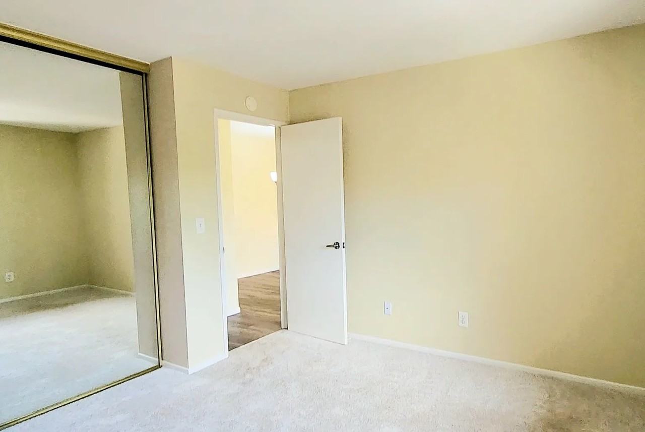 853 Woodside Way - Photo 4 of 13