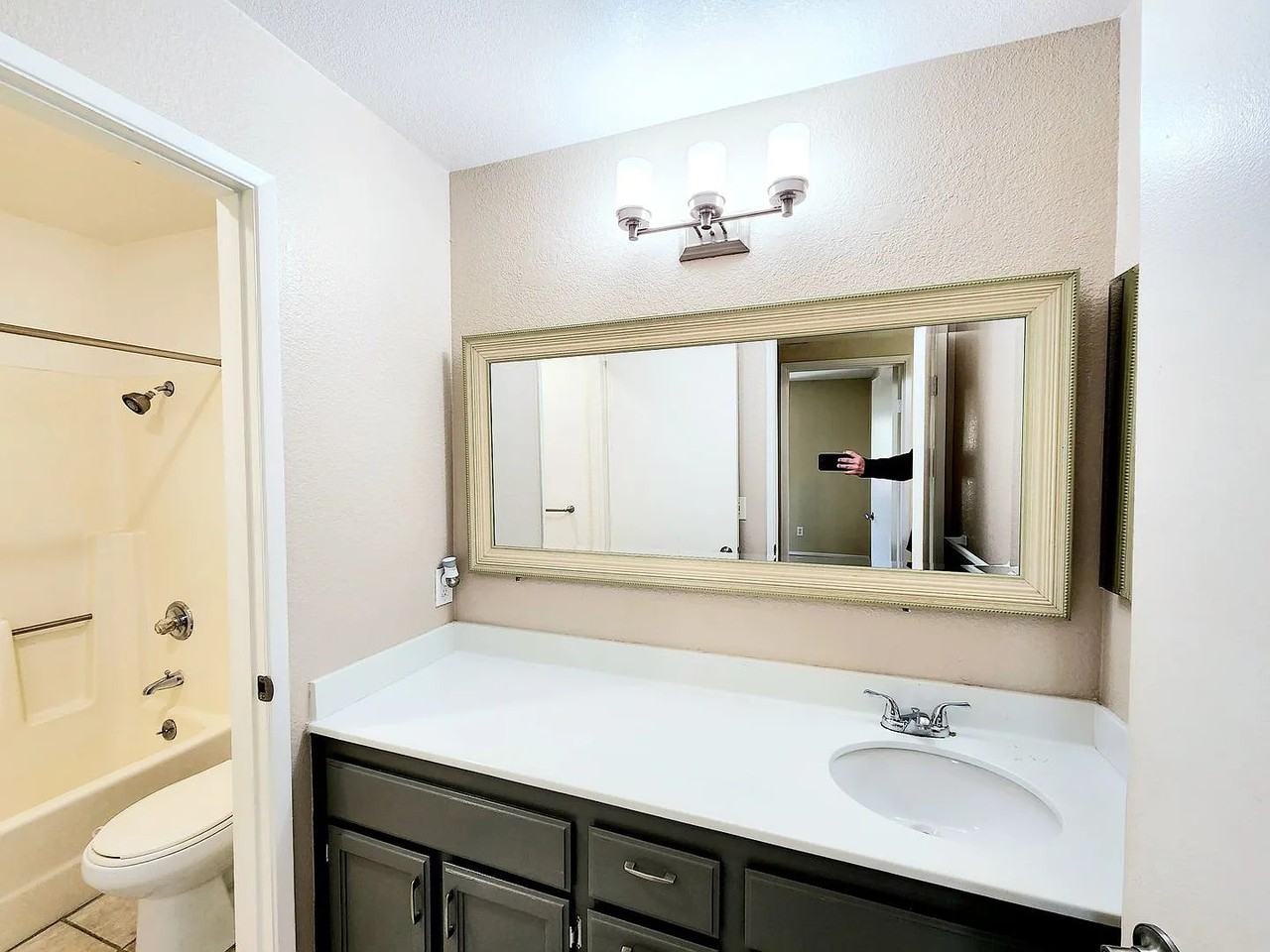 853 Woodside Way - Photo 5 of 13