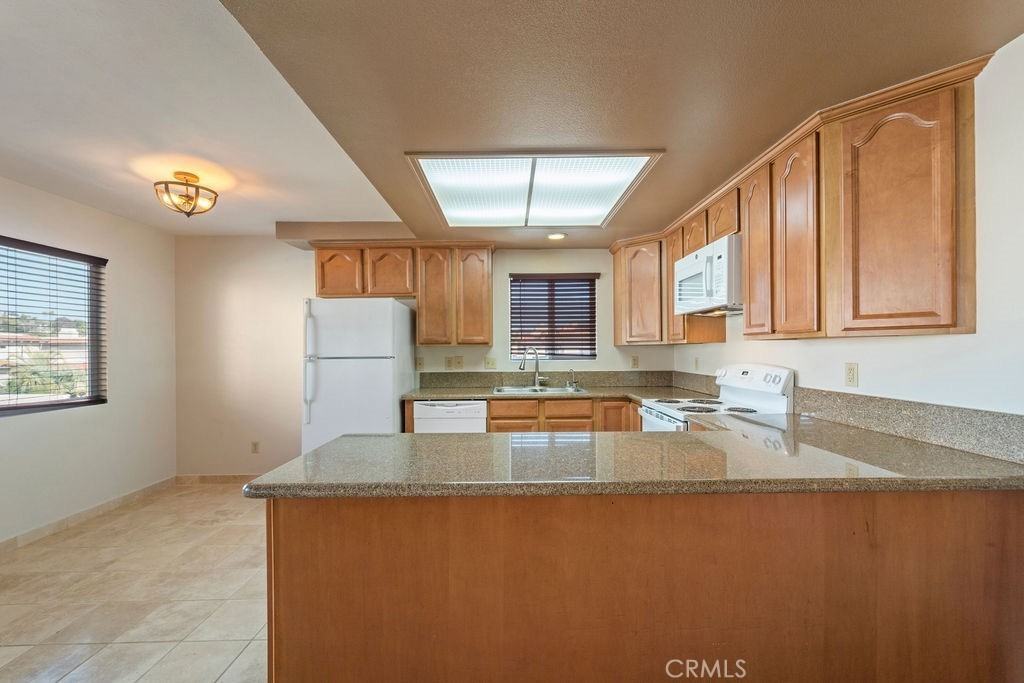 31916 Del Cielo Este - Photo 7 of 8