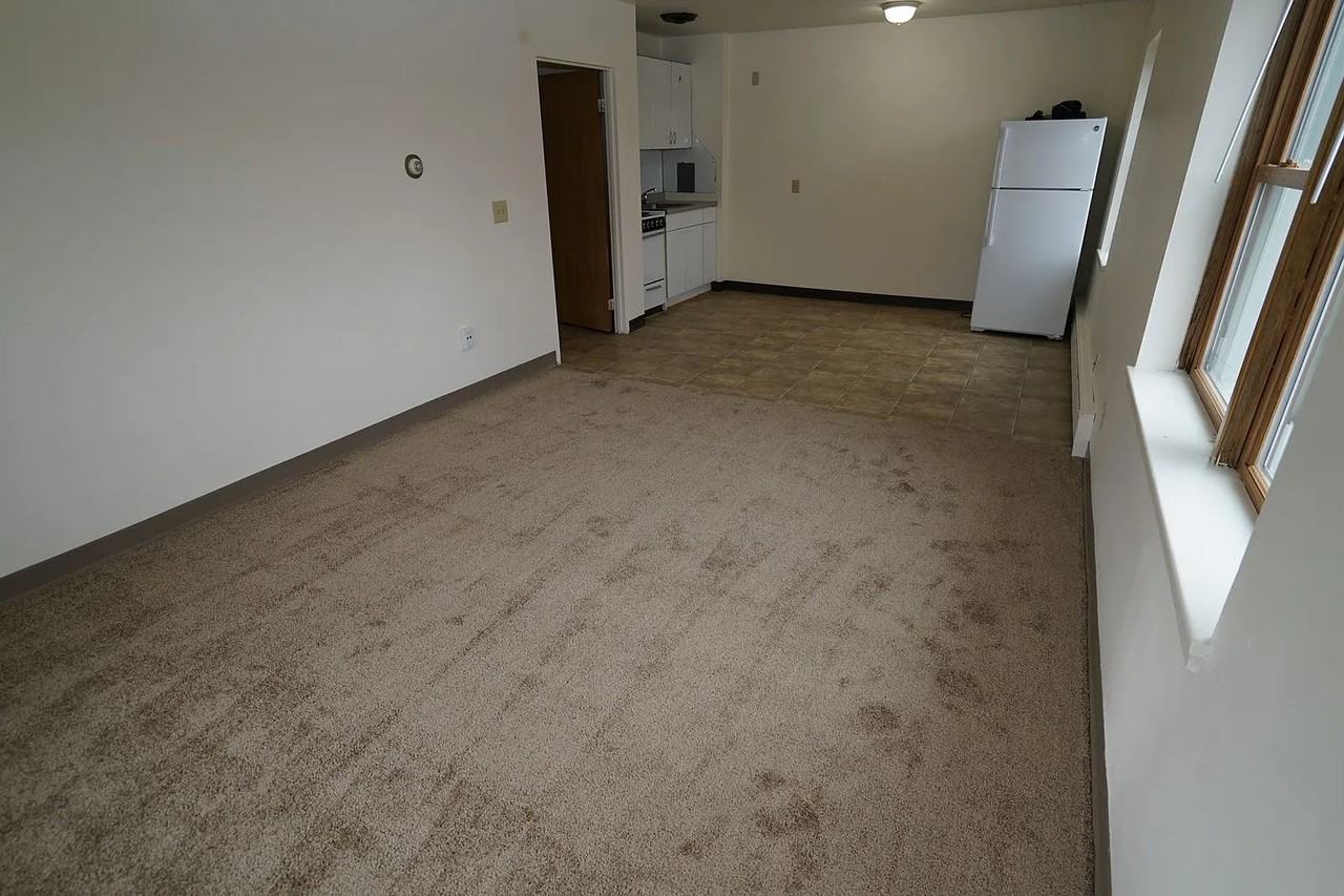 425 Paunack Pl - Photo 3 of 7