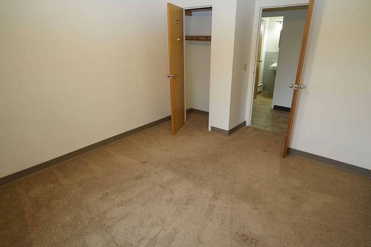 425 Paunack Pl - Photo 4 of 7