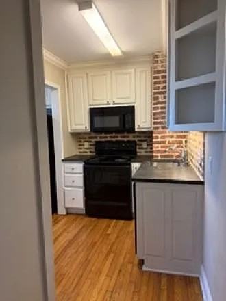 100 Elm St - Photo 7 of 8