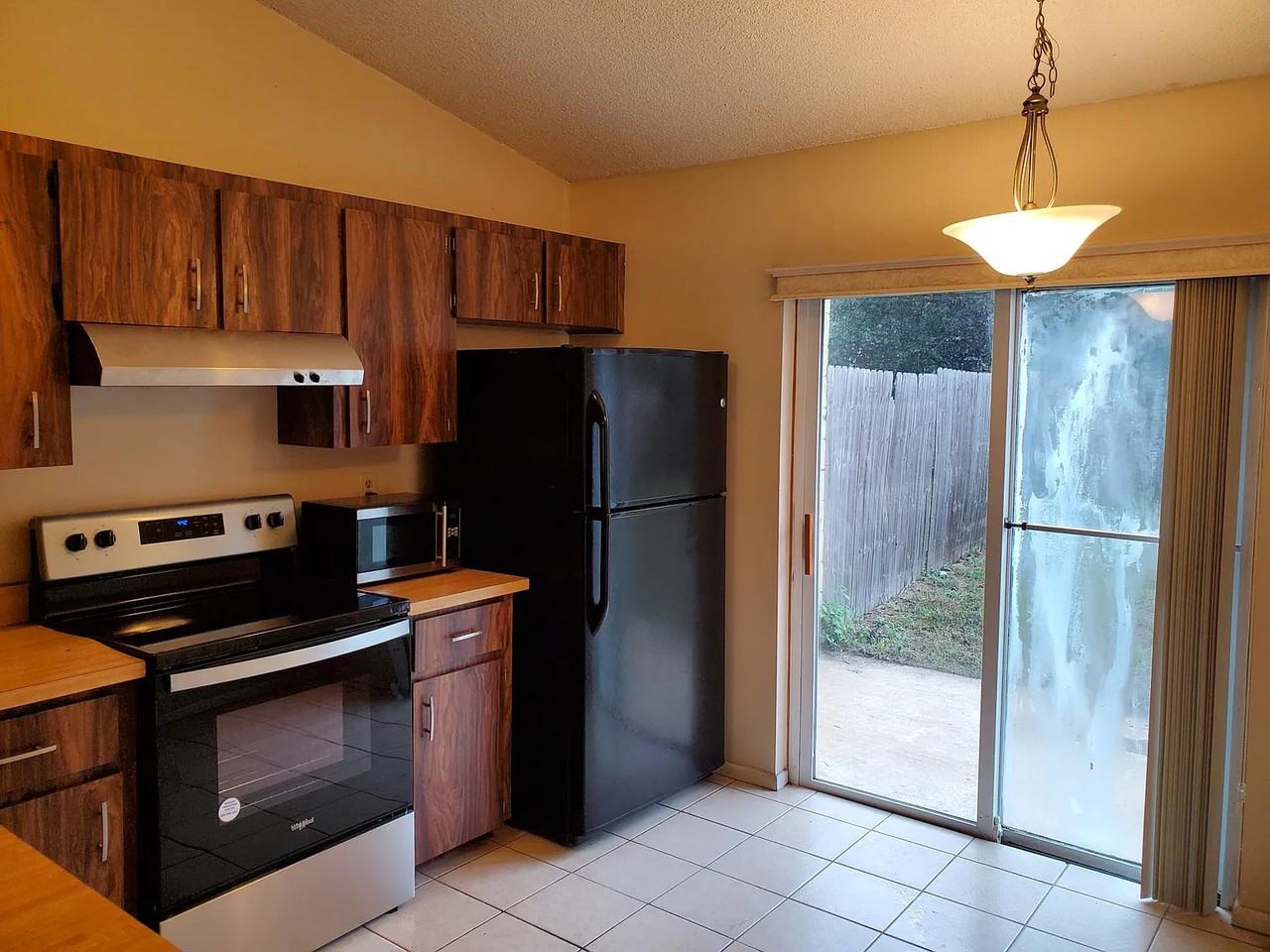 12329 Eastcove Dr - Photo 4 of 7