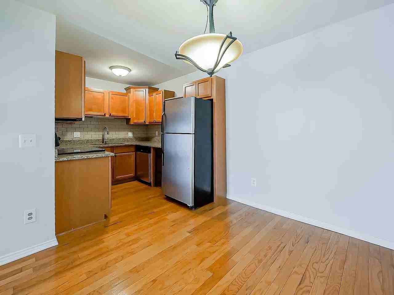 2440 Parmenter Blvd - Photo 3 of 9