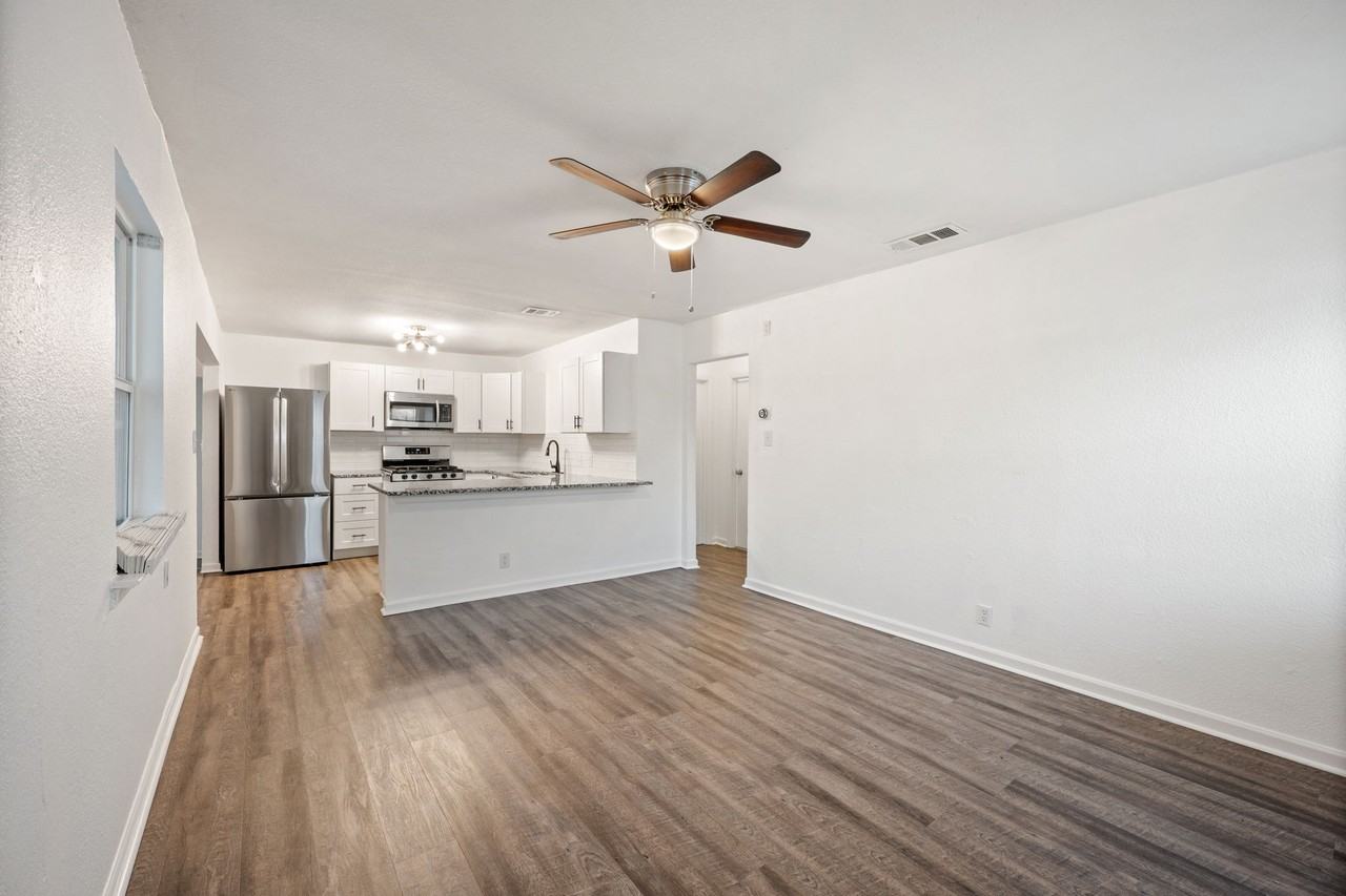 4452 Fletcher Ave - Photo 4 of 31
