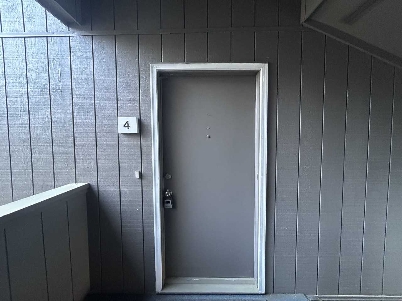 10301 N Kings Hwy #4 - Photo 2 of 24